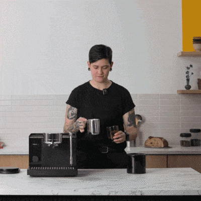 HowtoSteamMilk12-ezgif.com-optimize.gif